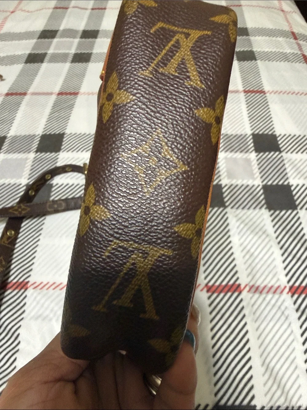 Louis Vuitton Monogram Canvas Small Messenger Bag .